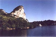 lake3.jpg (13989 bytes)