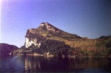 lake2.jpg (15382 bytes)