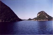 lake6.jpg (14823 bytes)